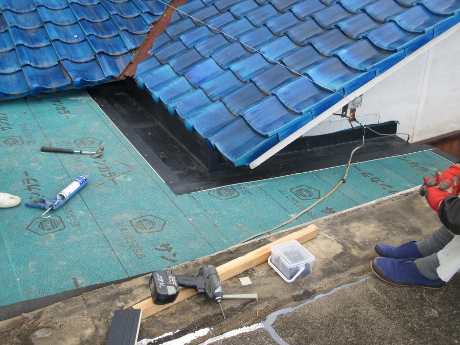 岡山市南区　屋根リフォーム　ガルバリウム鋼板縦葺き