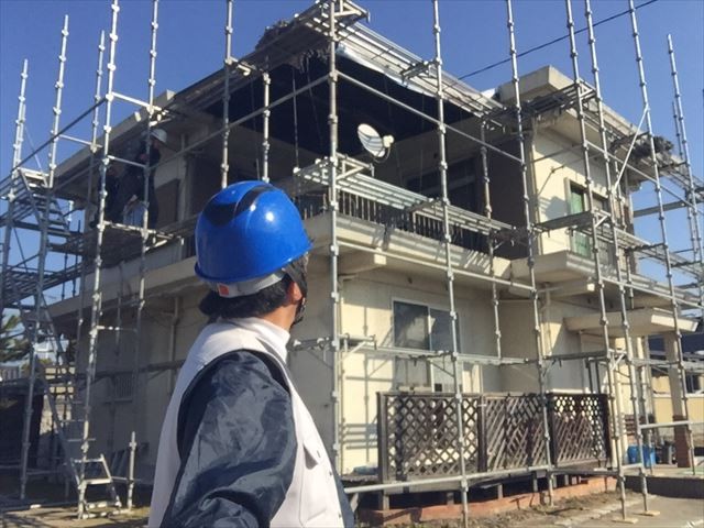 岡山市北区　屋根リフォームの足場です。確認の模様です。